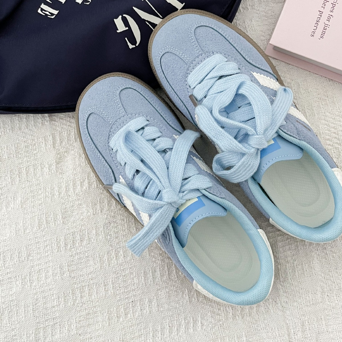 Vintage-style sneakers for wom – Guipure Lace Panel recenzja i cena