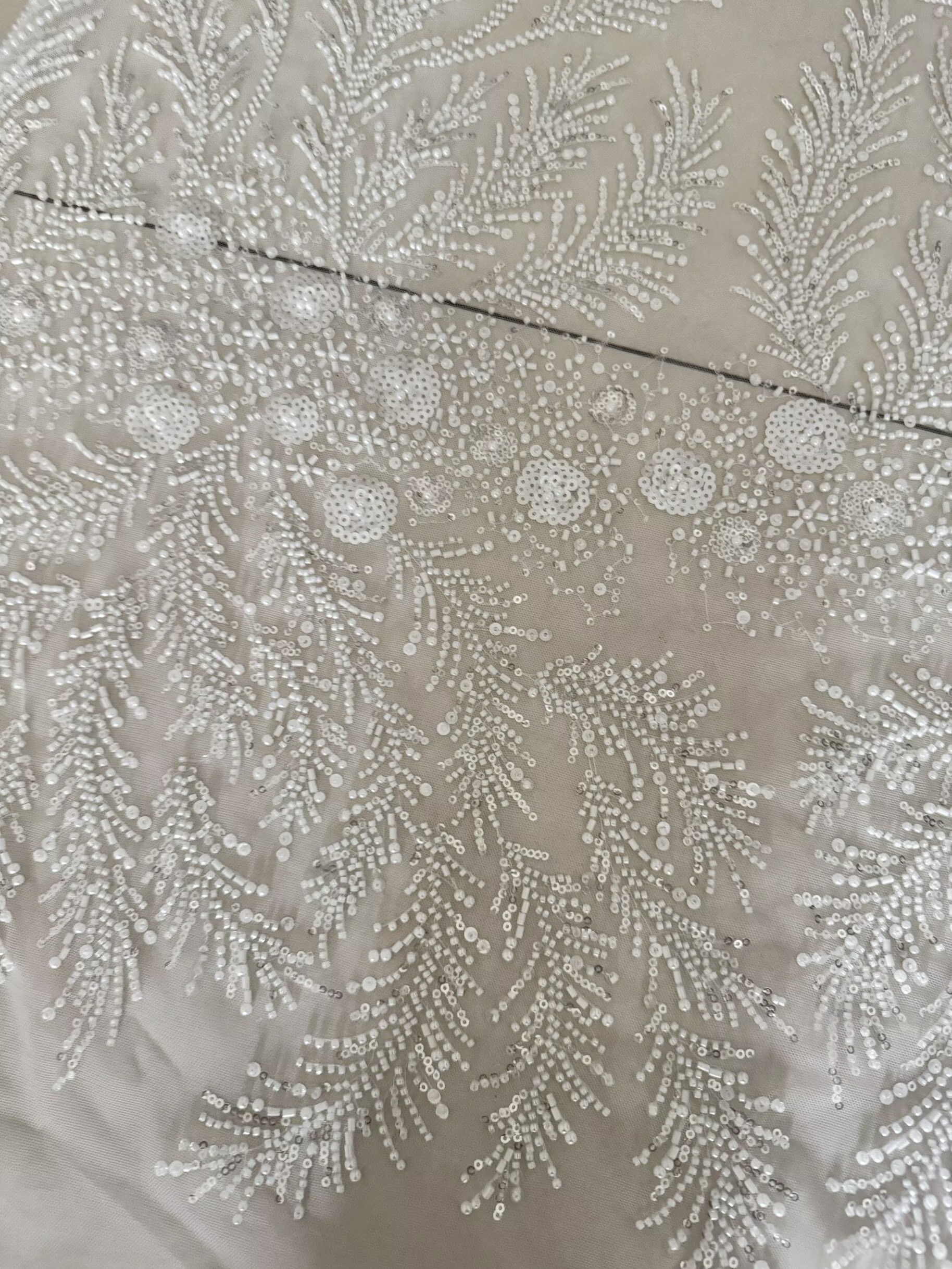 White Beaded Pearl Crystal Seq – Crystal Mesh Fabric recenzja i cena