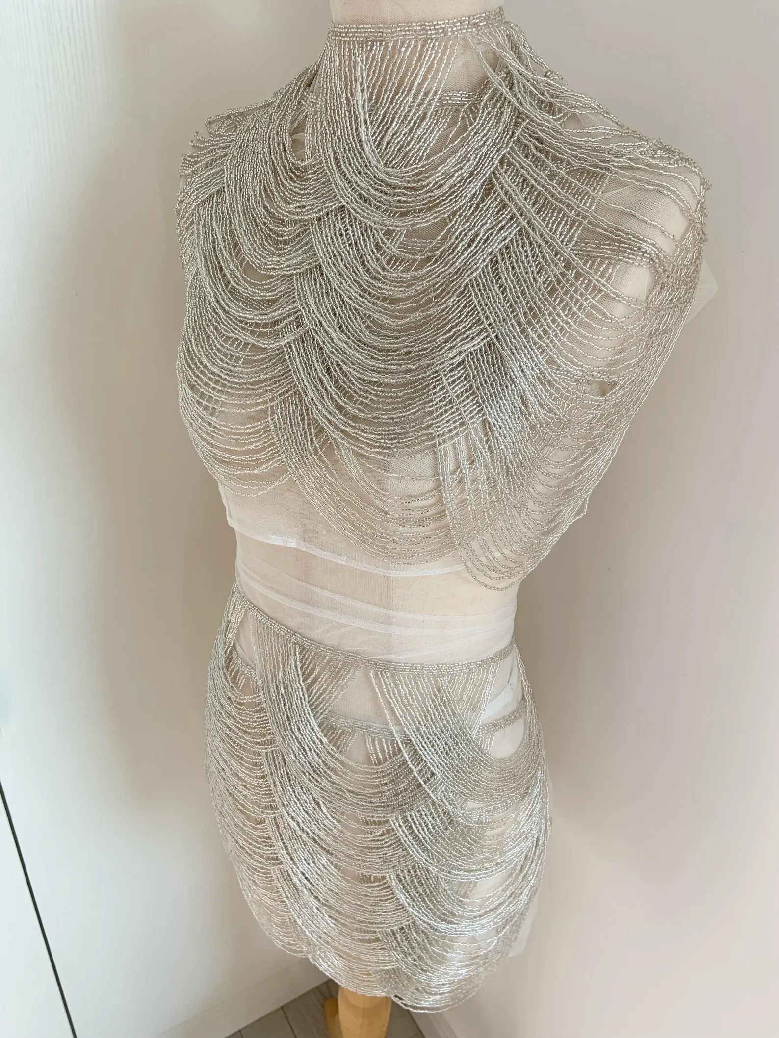 Silver Chains Cape Fabric, Bea – Beaded Trim Fringe recenzja i cena